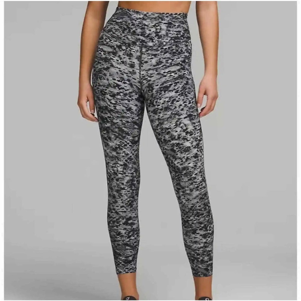 Lululemon Base Pace HR Tight 25” Sz 6 In Estuary Grey‎
